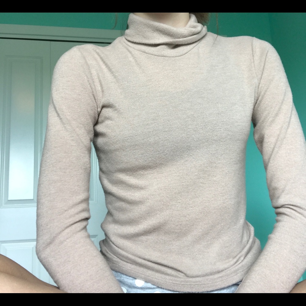 Tilly’s Turtle Neck Long Sleeve Shirt